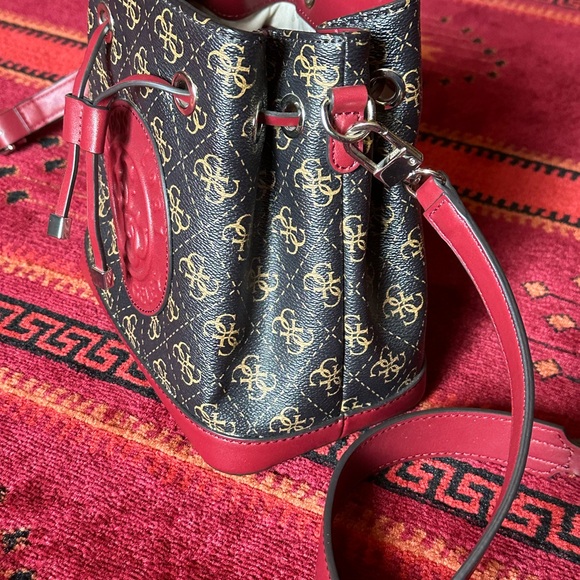 Bucket bag, worn once, stiff material - Picture 7 of 8